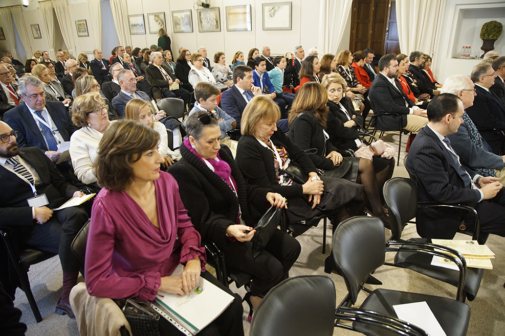 Imagen general del salón multiusos del Parlamento de Andalucía donde se han celebrado los Premios Daza de Valdés